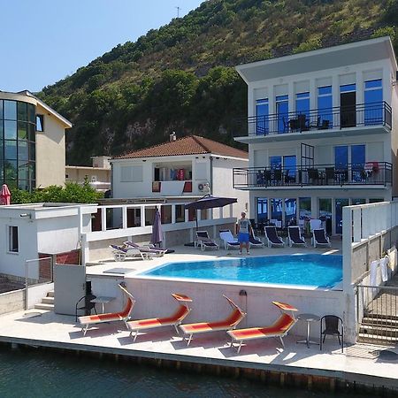 Apartments Riverside Herceg Novi Ngoại thất bức ảnh